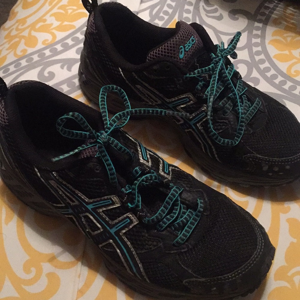 ASICS tennis shoes